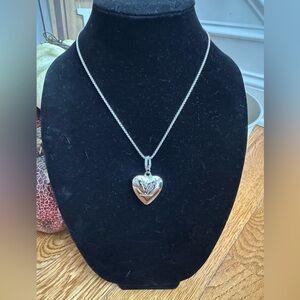 Silver Chunky Heart 18” Box Link w/‎ Carabiner